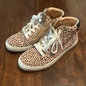 Universal Thread Stylish Polka Dot  Sneakers